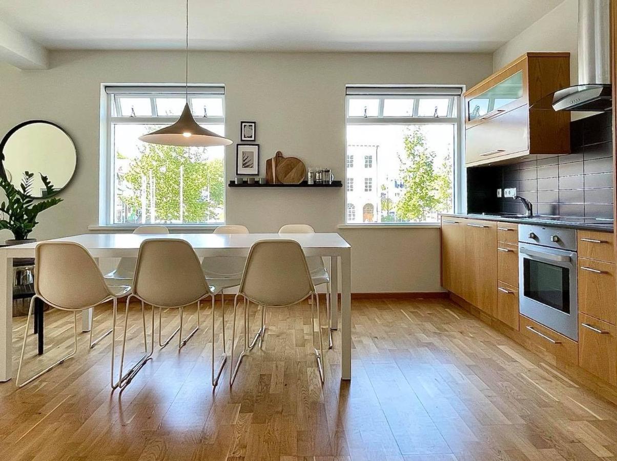 Day Dream Townhall Square Apartments Akureyri Dış mekan fotoğraf